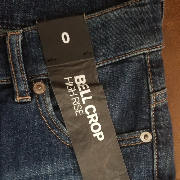 Express High Rise Bell Crop Jeans Size 0 NWT! - Picture 5 of 10